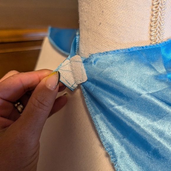 Wonder Woman Super Hero Cape OS - Picture 7 of 9